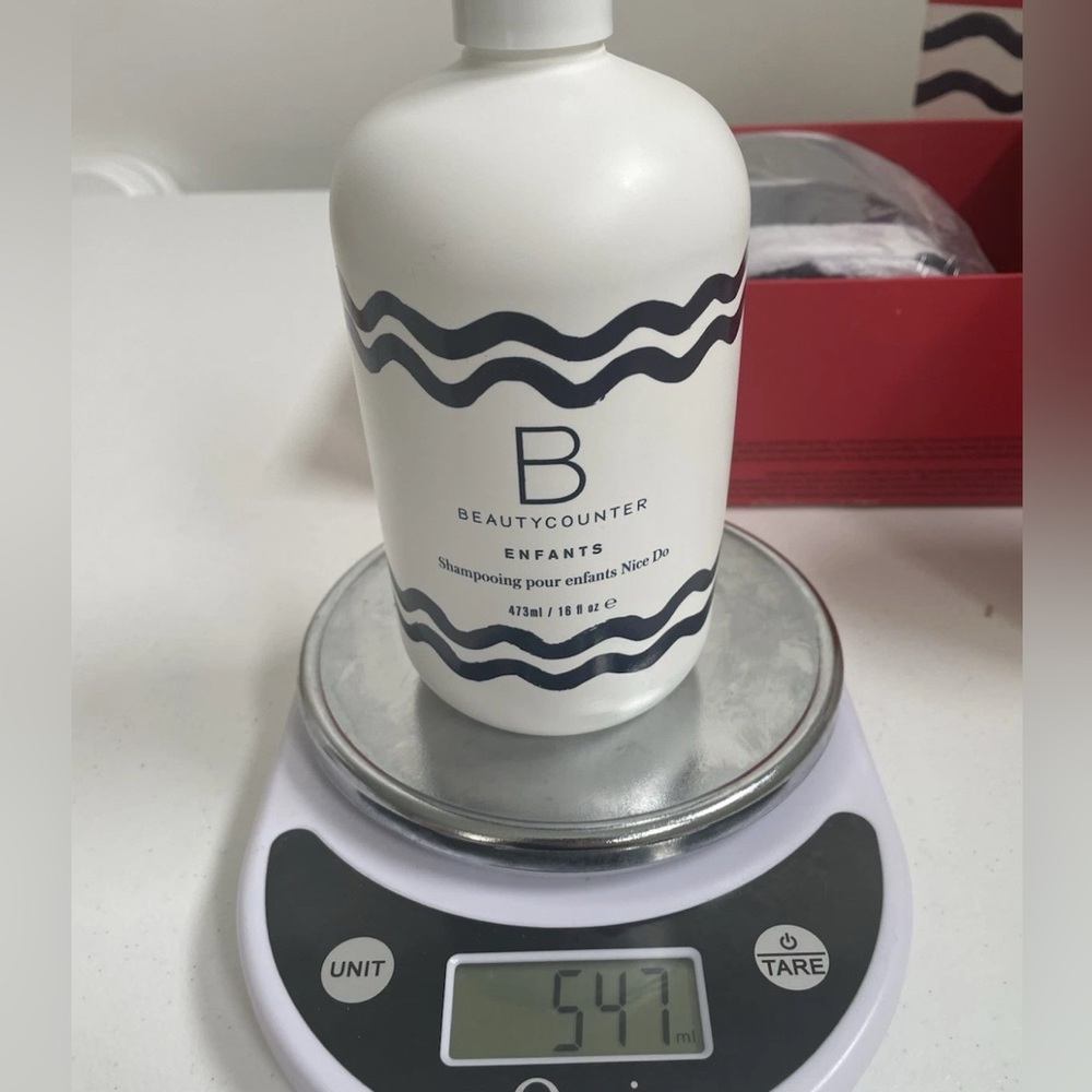 Beautycounter Splashtime Kid’s Set Gift NEW IN BOX + Towel - Picture 7 of 8